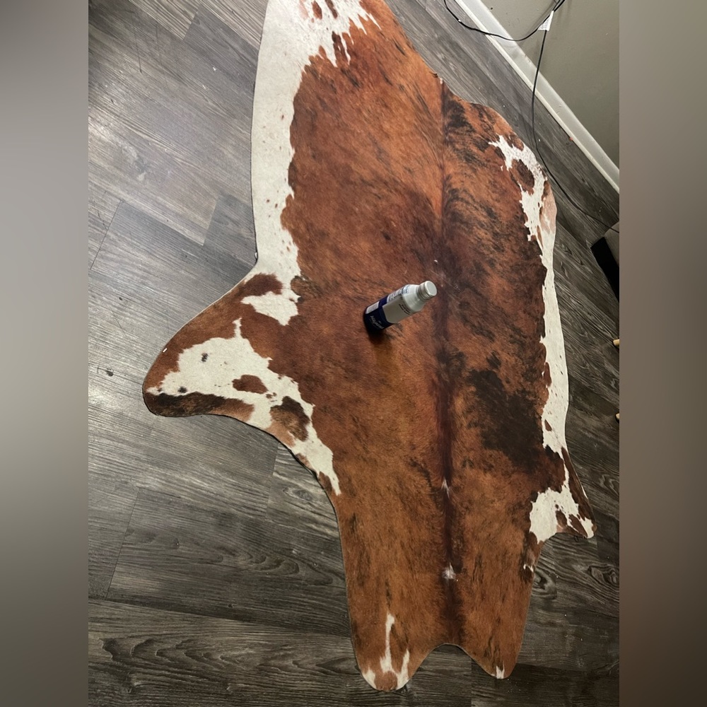 Large Cowhide Rug - Picture 2 of 4